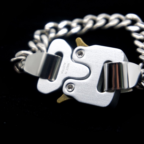 1017 ALYX 9SM Silver Buckle Bracelet - Picture 3 of 9